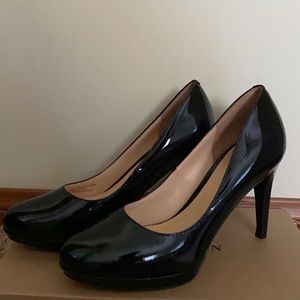 Cole Haan (6 1/2) Black Chelsea Pump